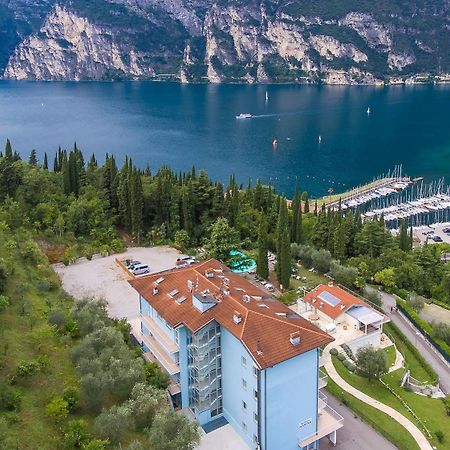 Residence Marina Riva del Garda Luaran gambar