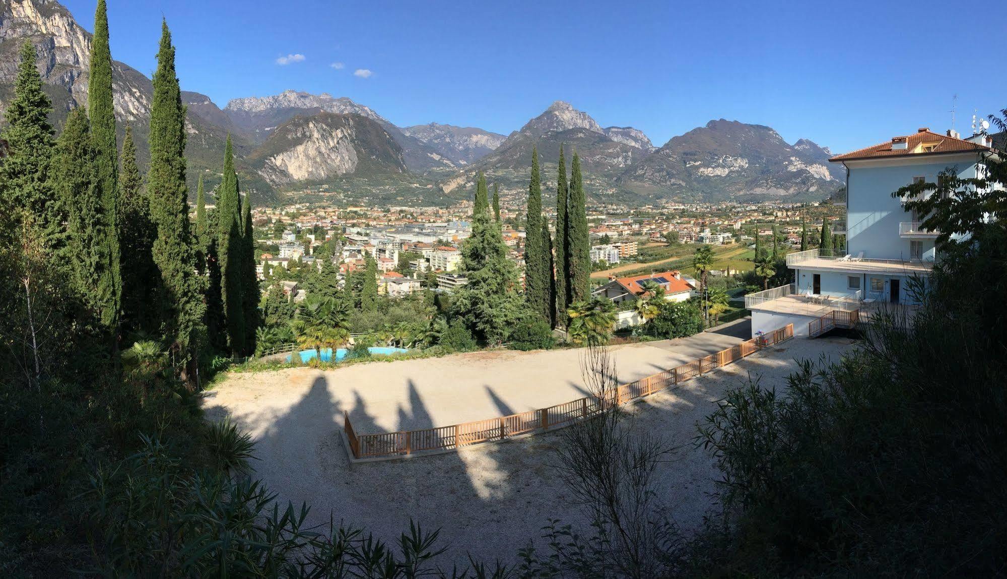Residence Marina Riva del Garda Luaran gambar