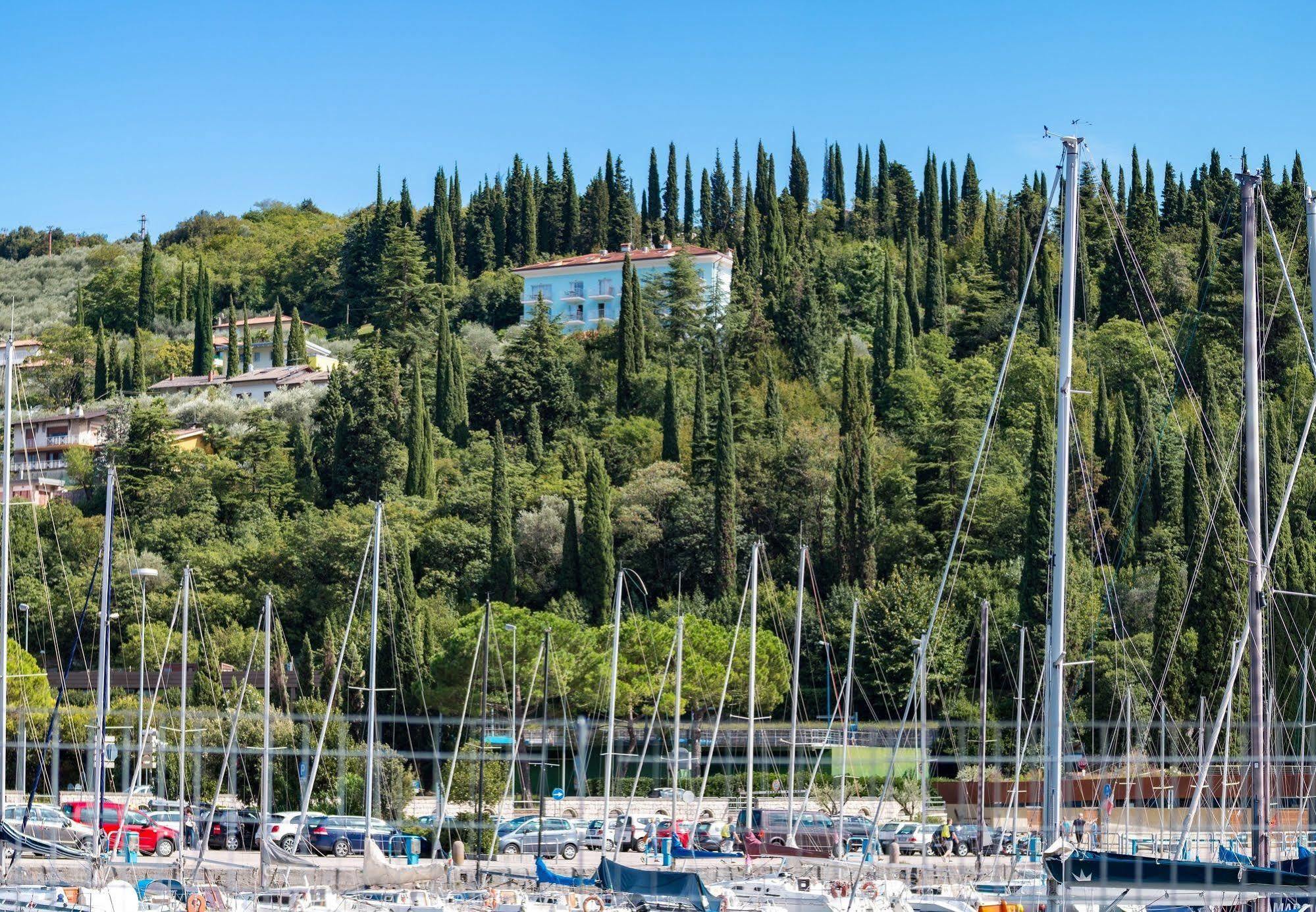 Residence Marina Riva del Garda Luaran gambar