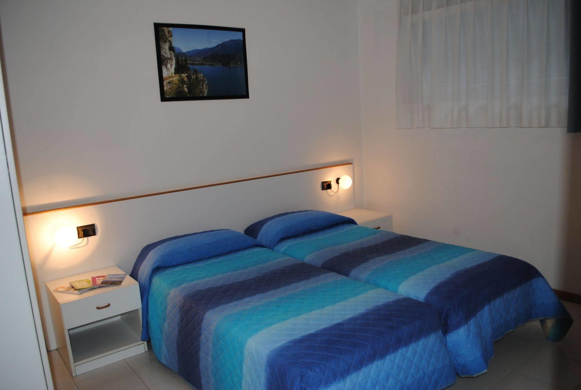 Residence Marina Riva del Garda Luaran gambar